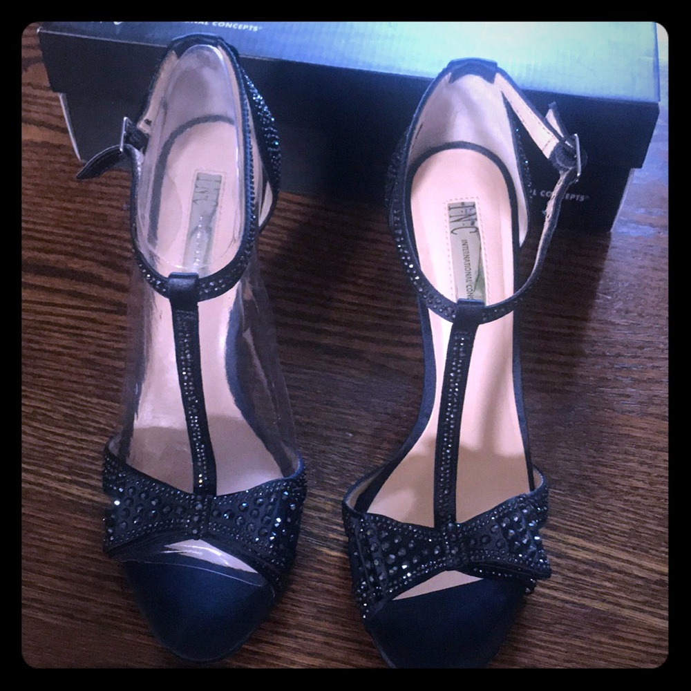 Navy blue heels